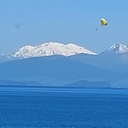 Bed And Breakfast Happy Home Taupo Accommodation Екстериор снимка