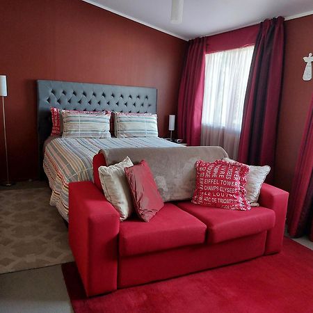 Bed And Breakfast Happy Home Taupo Accommodation Екстериор снимка