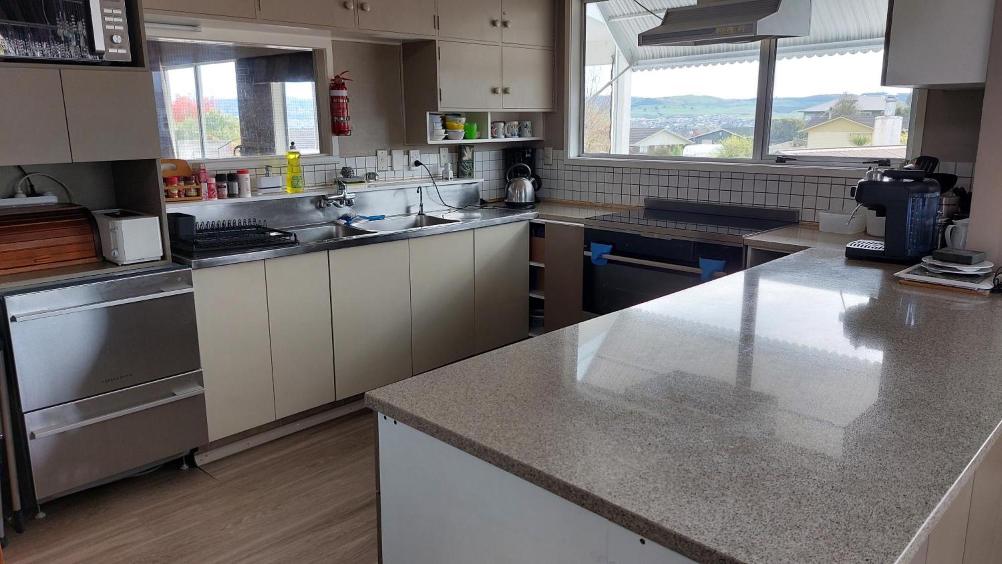 Bed And Breakfast Happy Home Taupo Accommodation Екстериор снимка