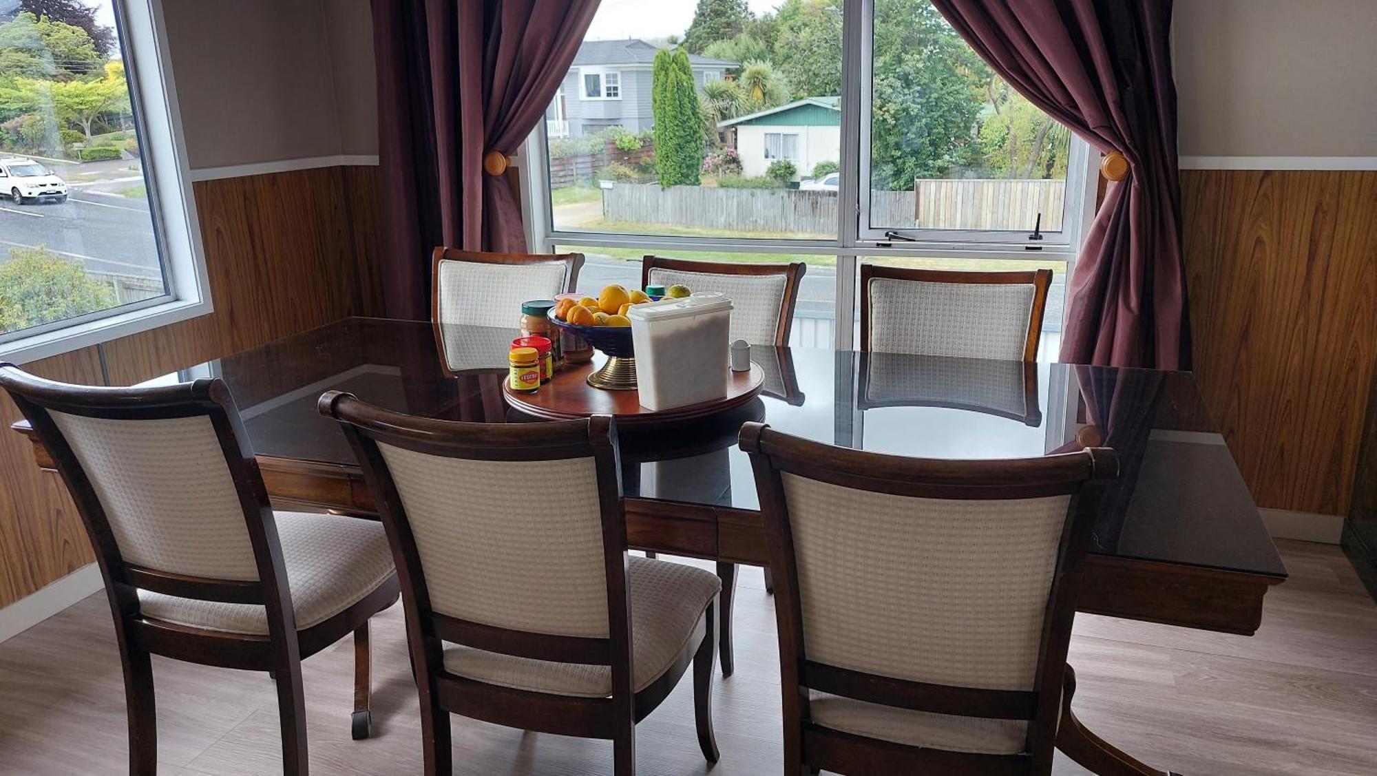 Bed And Breakfast Happy Home Taupo Accommodation Екстериор снимка
