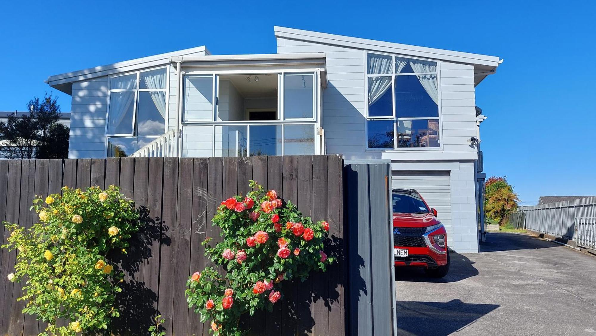 Bed And Breakfast Happy Home Taupo Accommodation Екстериор снимка
