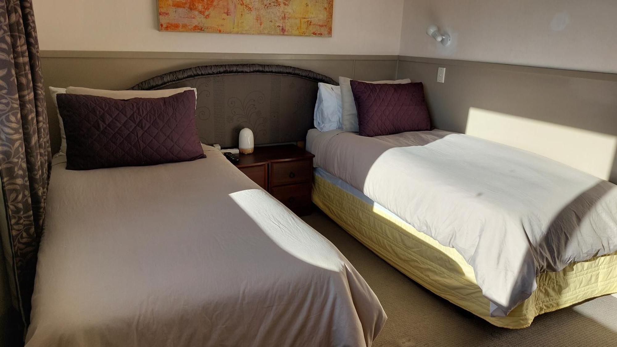 Bed And Breakfast Happy Home Taupo Accommodation Екстериор снимка