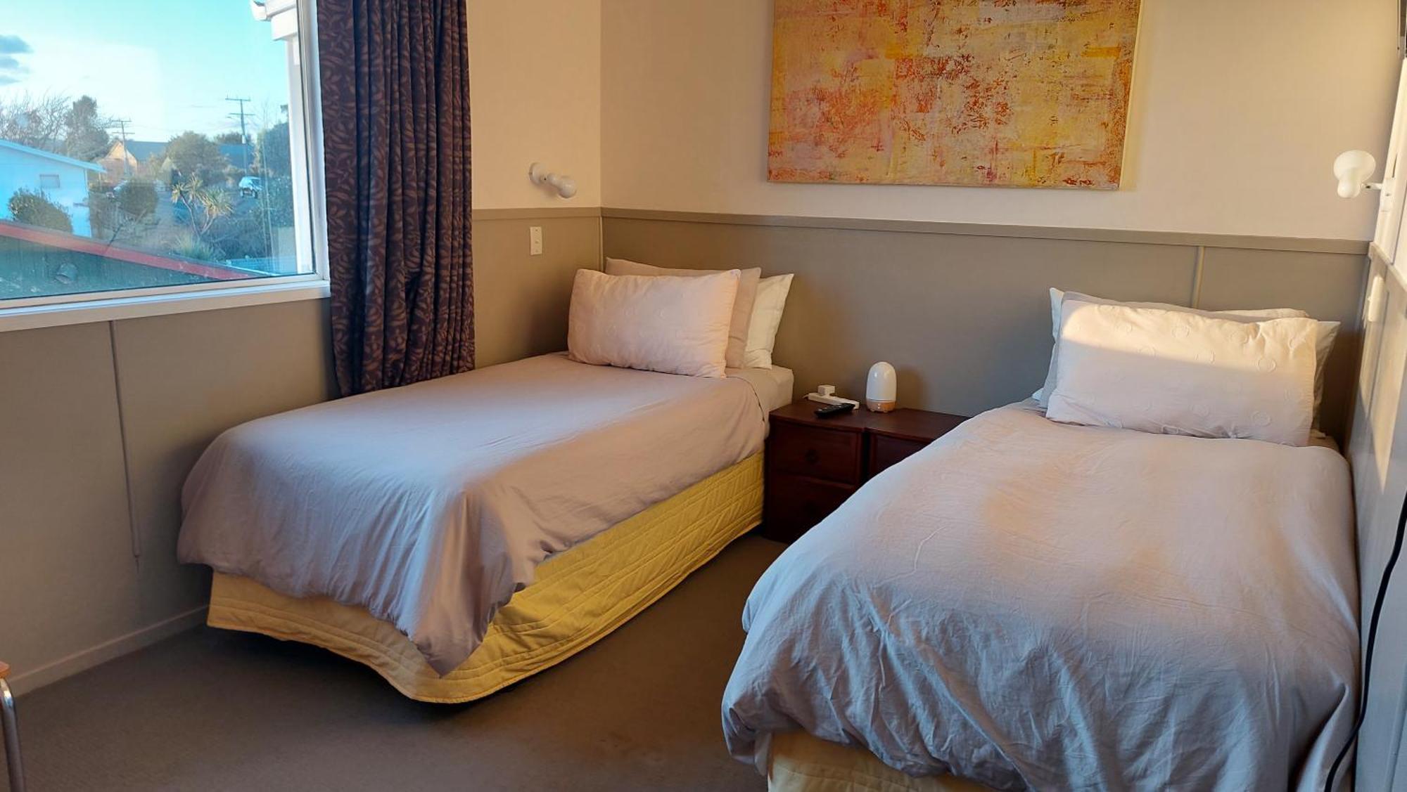 Bed And Breakfast Happy Home Taupo Accommodation Екстериор снимка