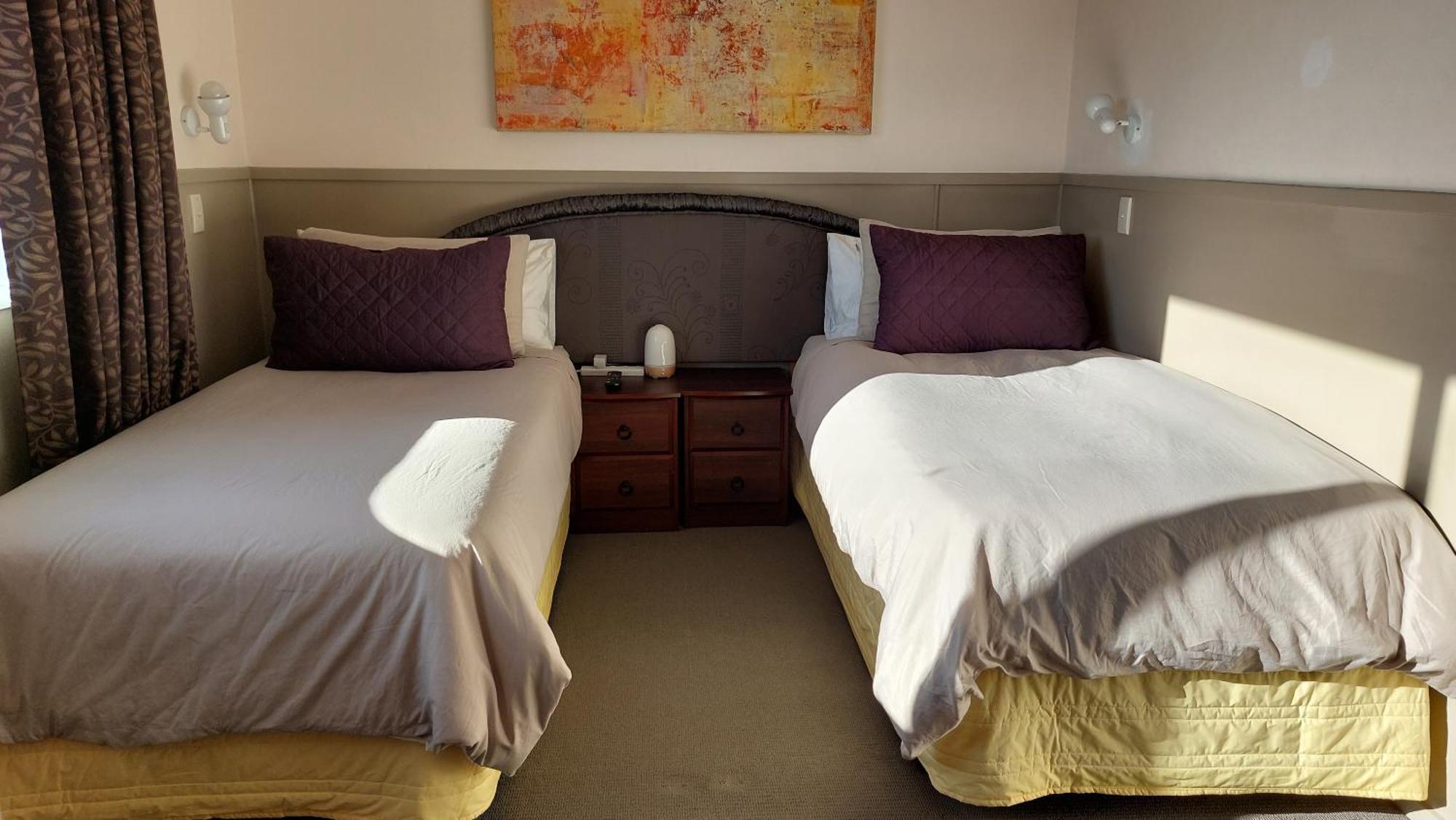 Bed And Breakfast Happy Home Taupo Accommodation Екстериор снимка