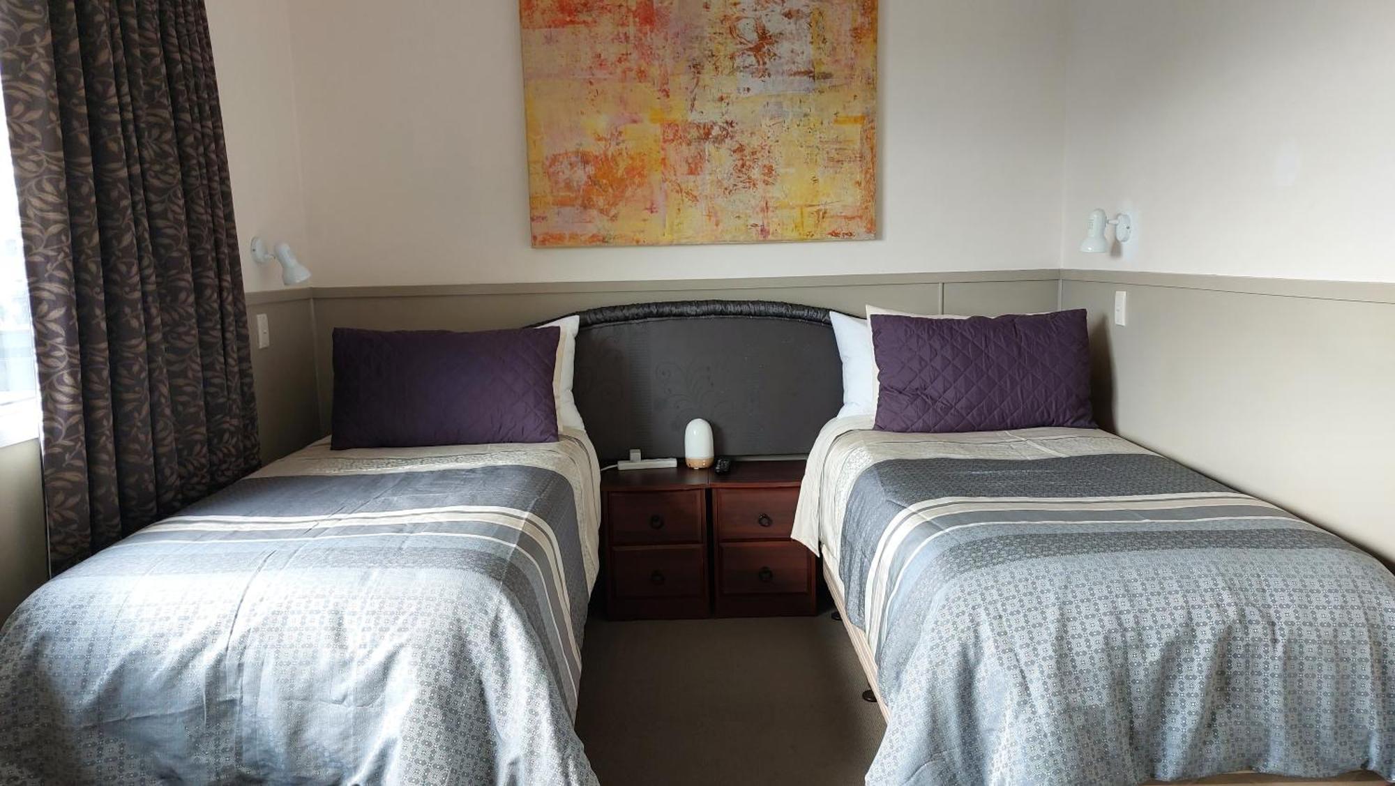 Bed And Breakfast Happy Home Taupo Accommodation Екстериор снимка