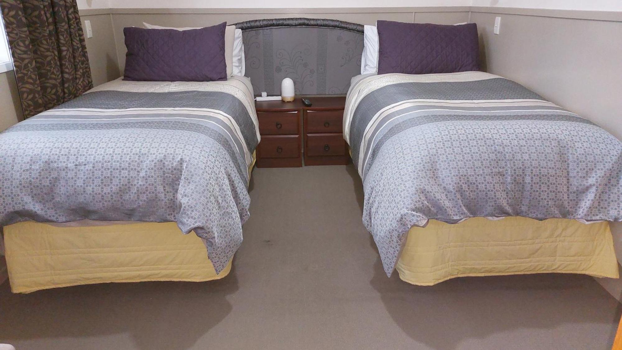 Bed And Breakfast Happy Home Taupo Accommodation Екстериор снимка