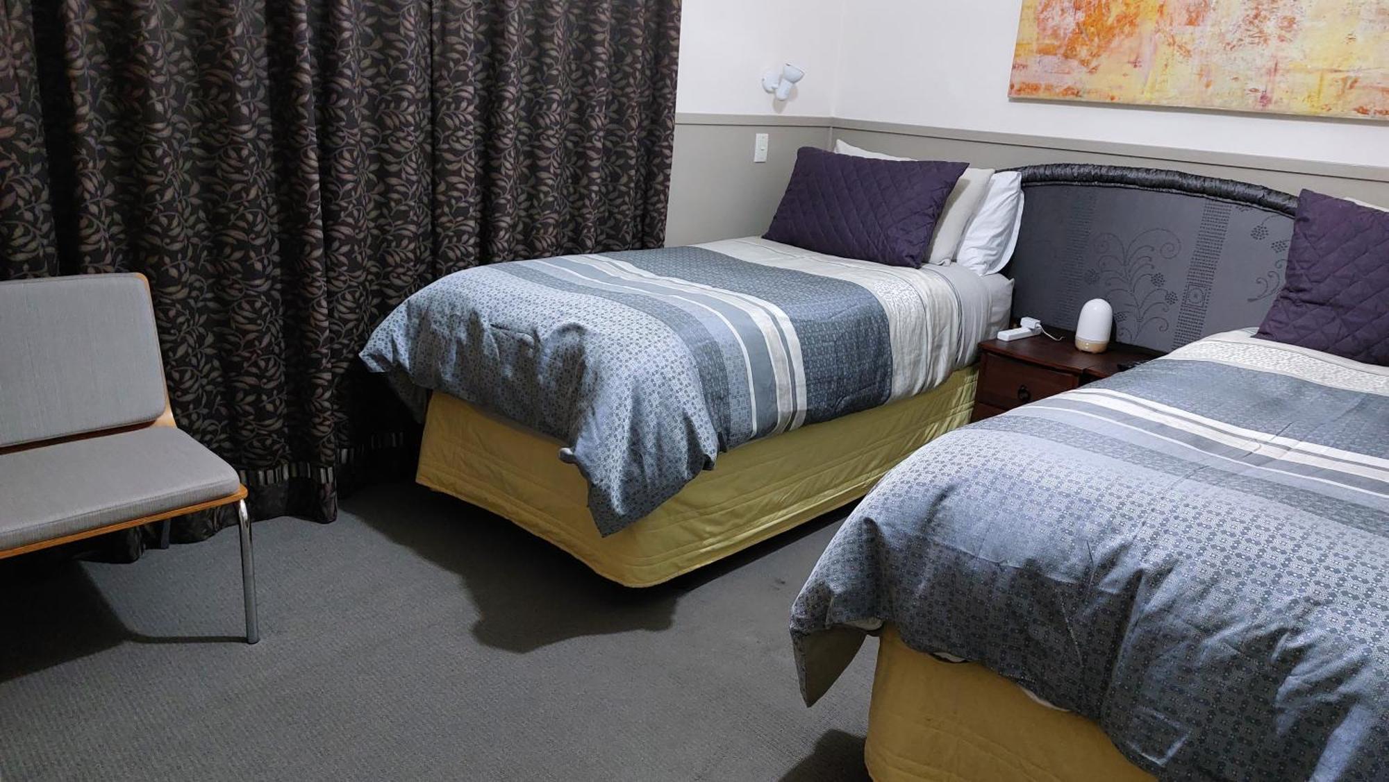 Bed And Breakfast Happy Home Taupo Accommodation Екстериор снимка