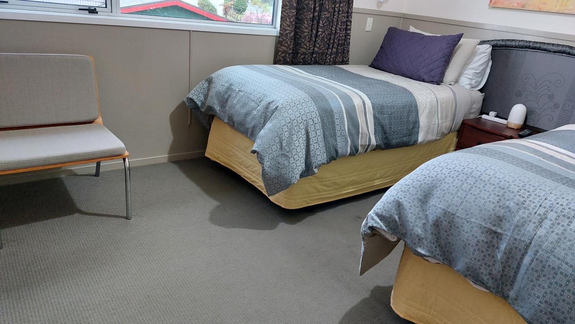 Bed And Breakfast Happy Home Taupo Accommodation Екстериор снимка