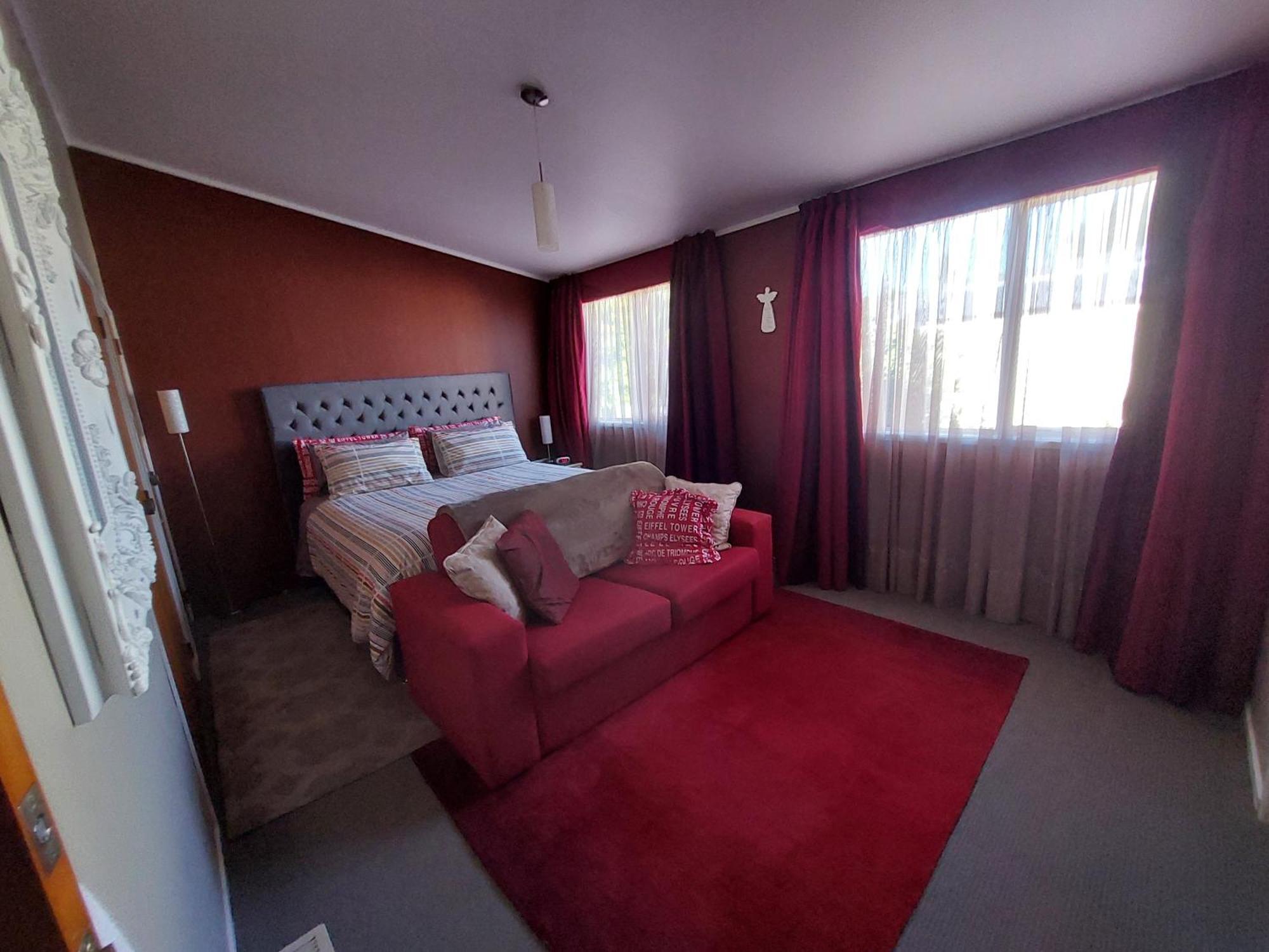 Bed And Breakfast Happy Home Taupo Accommodation Екстериор снимка